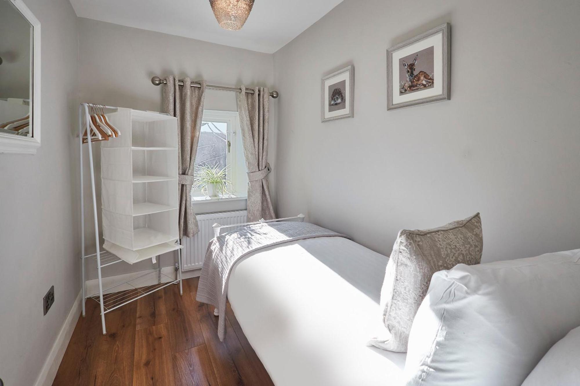 Host & - Snoozy Goose * Ovingham